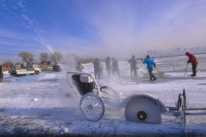 鋸冰車采(cai)冰工具